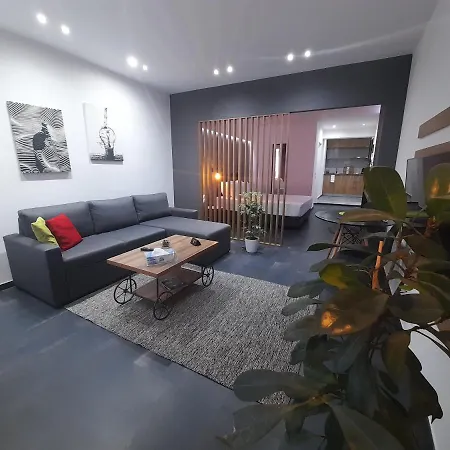 Tsimiski Contemporary 3 Lägenhet *